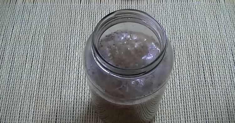 To prepare the dish, fill with water