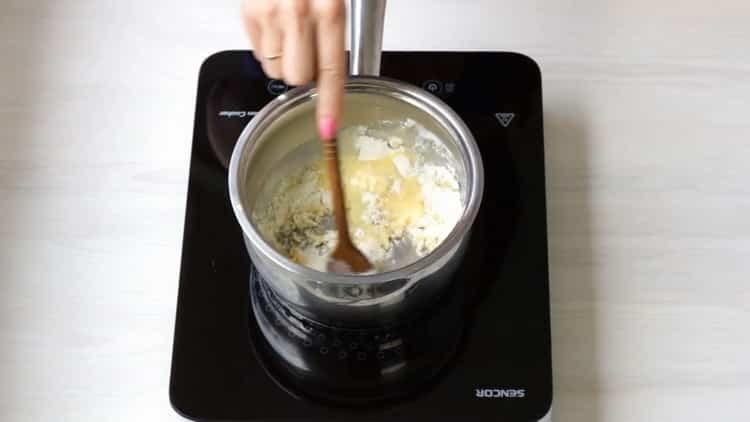 Prepare the fill for cooking