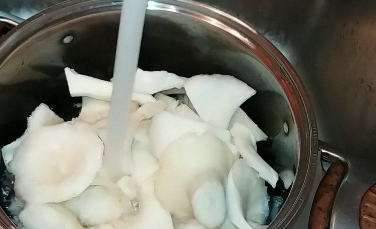 Rinse the ingredients for cooking.