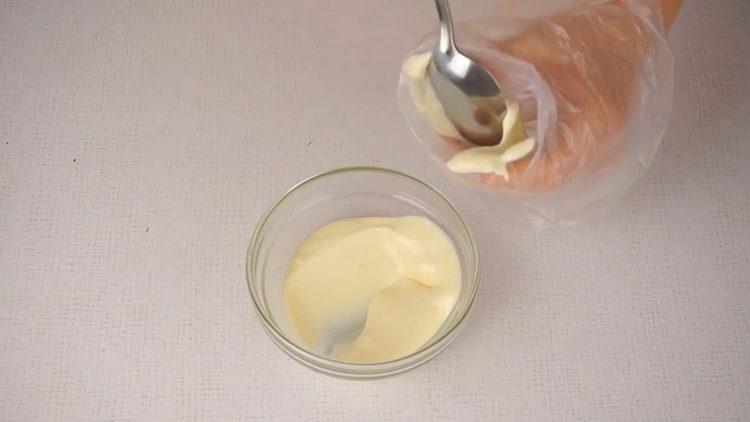 To prepare the dish, prepare the ingredients for the filling.