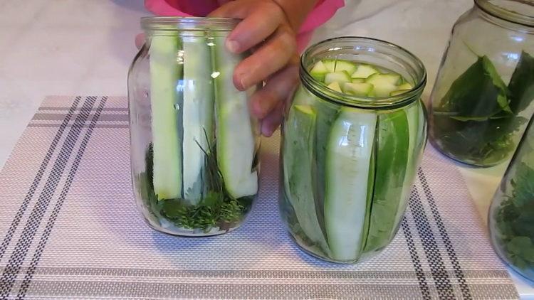 put zucchini in a jar