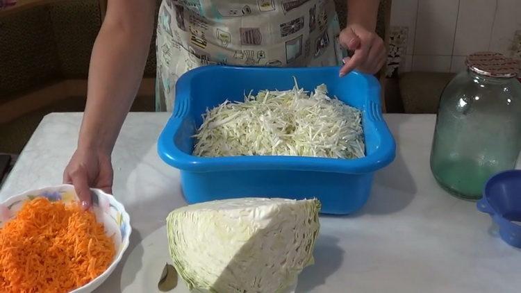 Prepare the ingredients for cooking.