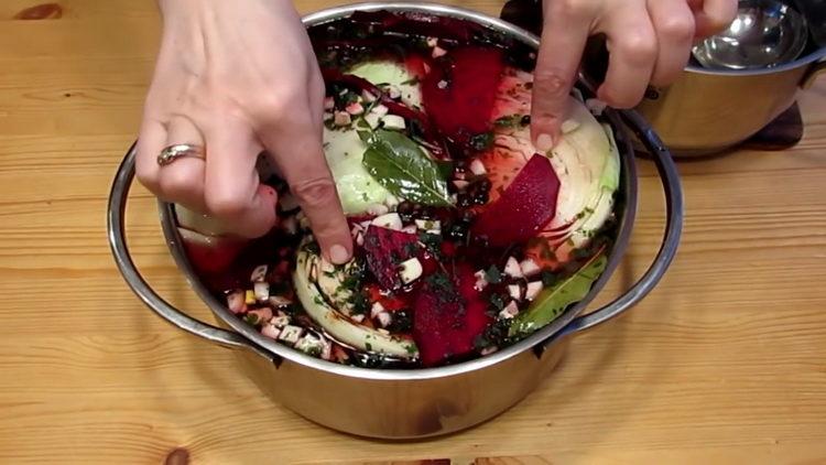 To prepare the dish, pour the vegetables with brine