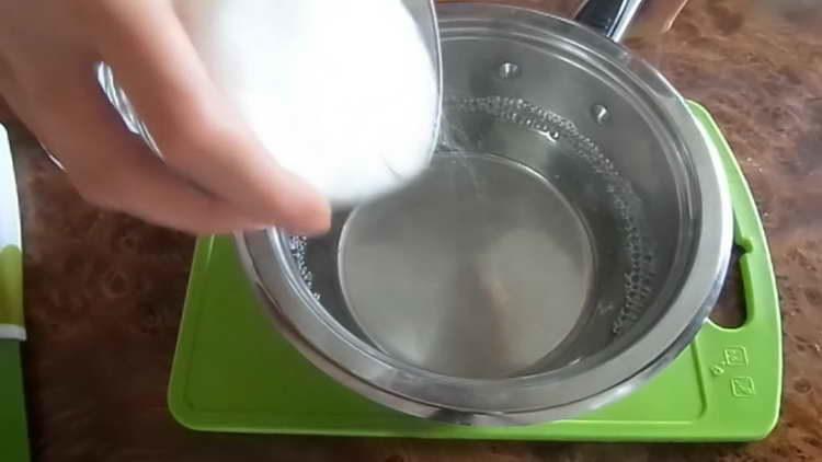 pour sugar into the water