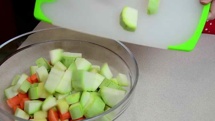 chop vegetables into large pieces
