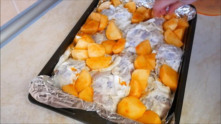 Mix the ingredients to cook.