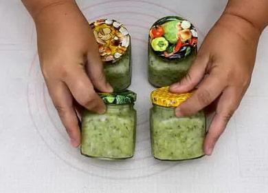 Gooseberry harvesting for winter - a delicious sauce for meat or fish 🥣