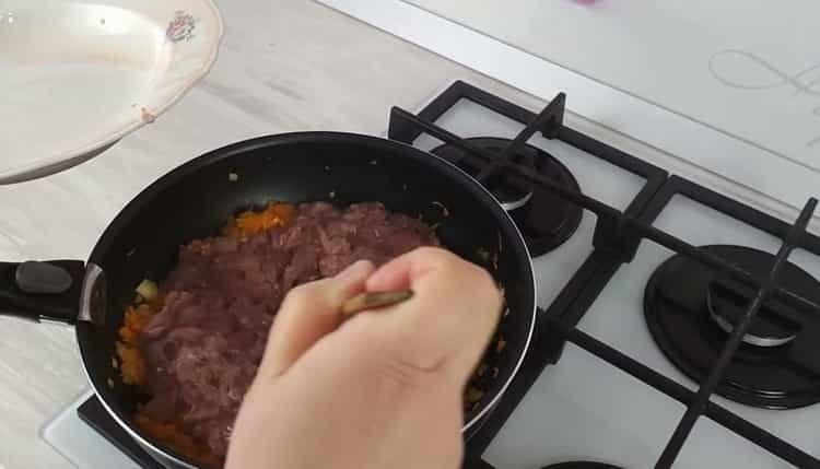 mix chicken liver in sour cream