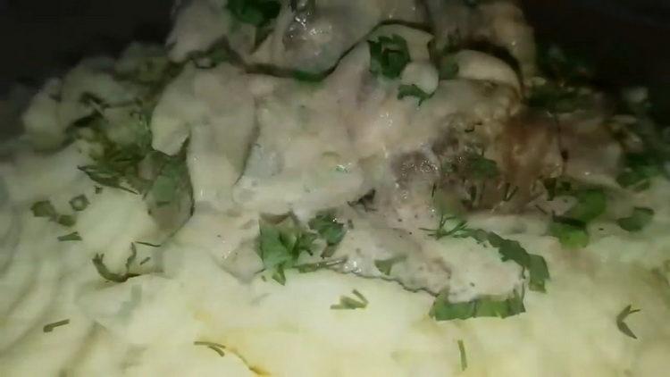 stewed chicken liver in sour cream is ready