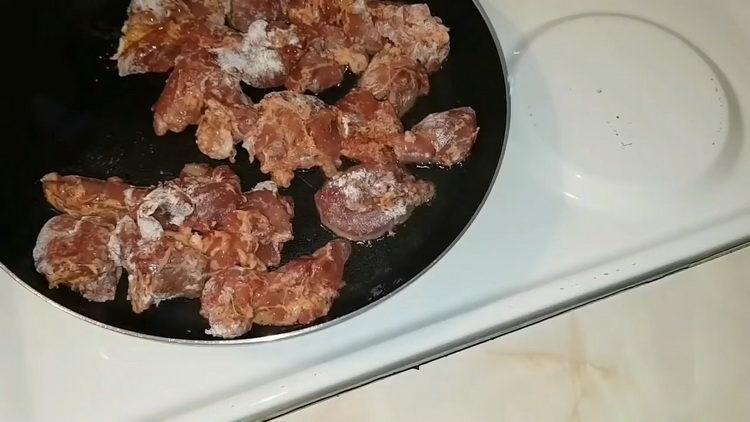 Mix the ingredients to cook.