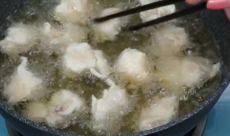 To cook, fry the meat