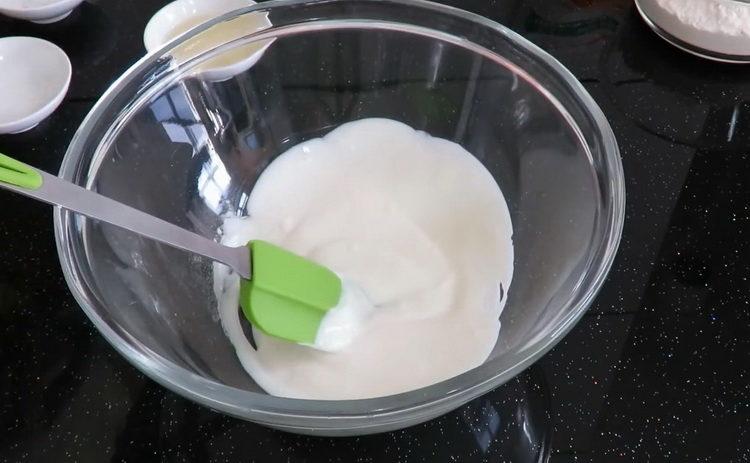 Cooking cakes with cheese on kefir in a pan