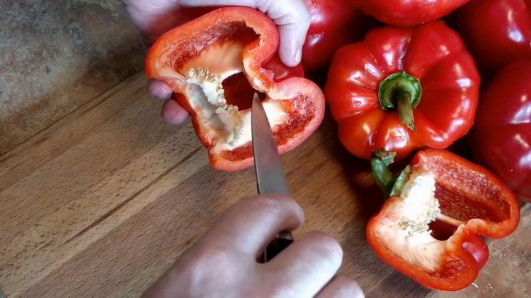 How to cook lutenitz in Bulgarian recipe for the winter