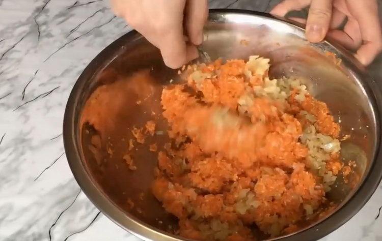 fry and add onion to the minced meat