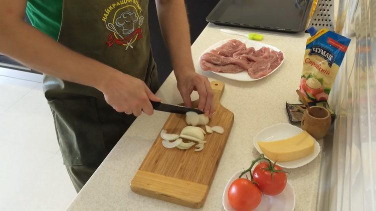 To cook, chop onion