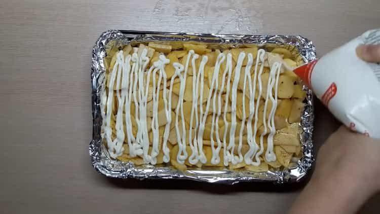 Mix the ingredients to cook.