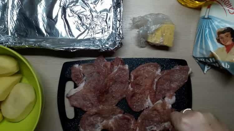 Prepare the ingredients for cooking.