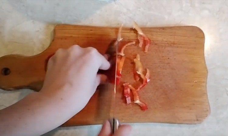 Straw Bulgarian pepper.