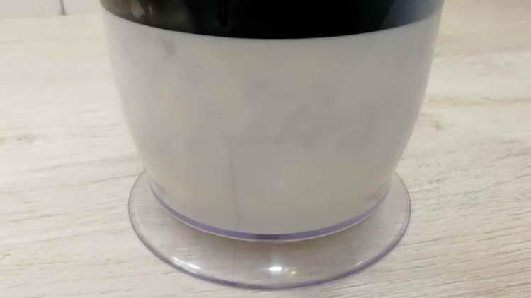 beat the cheese mass