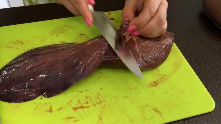 Cooking chicken liver pate at home