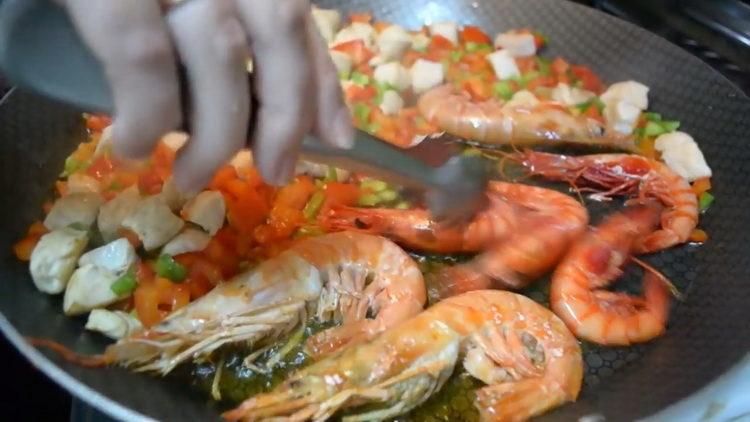 Prepare shrimp for cooking