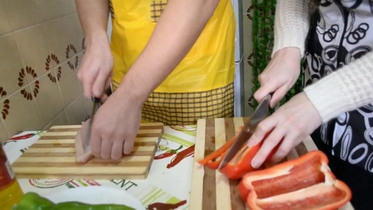 For cooking, chop pepper