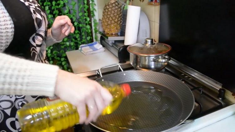 Cook the oil for cooking