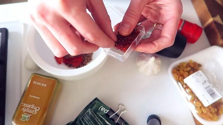 Prepare the ingredients for cooking.