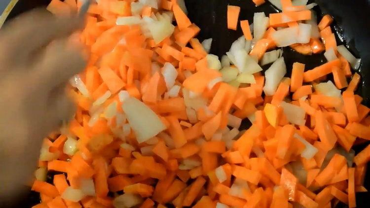 Fry vegetables for cooking