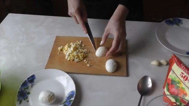 Cut eggs for cooking