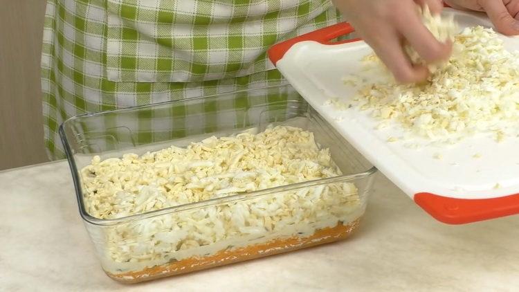 Mix the ingredients to cook.