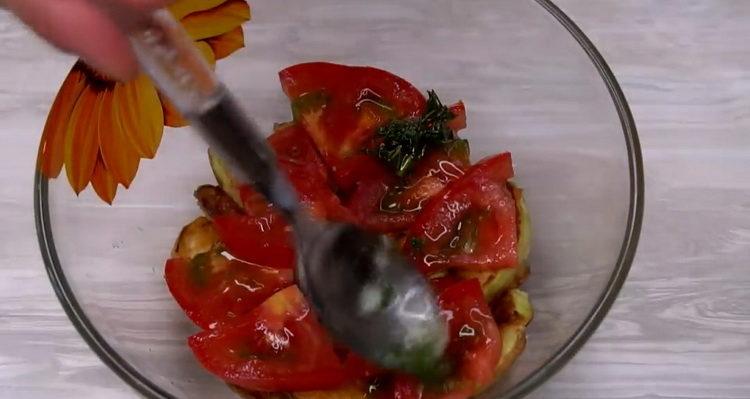 grease vegetables with dressing