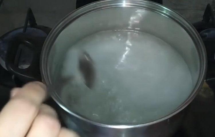 Prepare the ingredients for cooking.