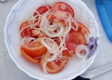 Simple and tasty tomato and onion salad🥗