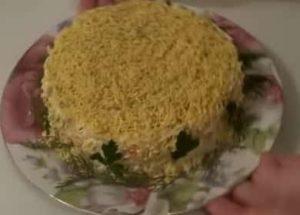 Salad with crab sticks and cheese: a step by step recipe with photos