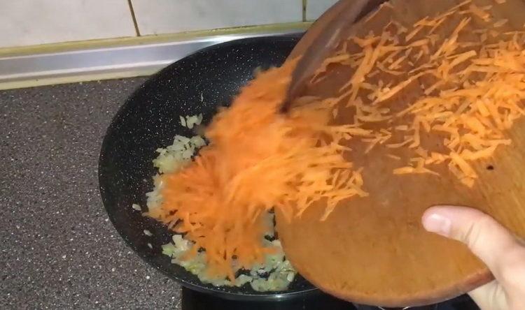 Fry vegetables for cooking