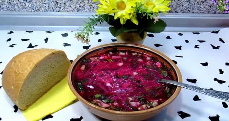 Cold beetroot soup: a step-by-step classic recipe with a photo