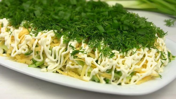 A herring under a new fur coat according to a step-by-step recipe with a photo