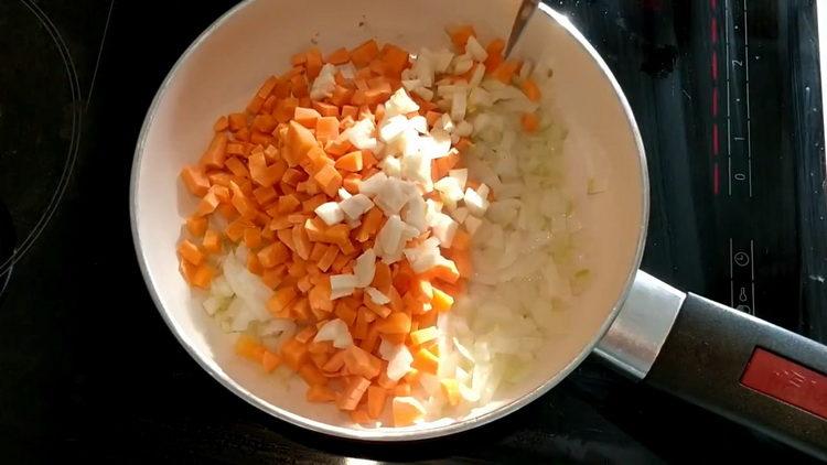 Fry carrots to cook