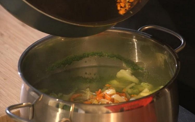 Combine the ingredients for cooking.