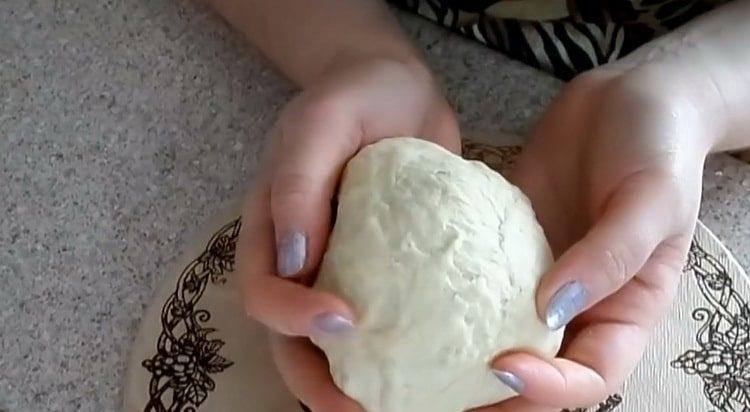 Pizza dough without yeast according to a step by step recipe with photo