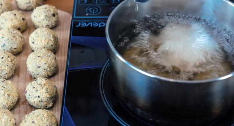 To cook, fry the product