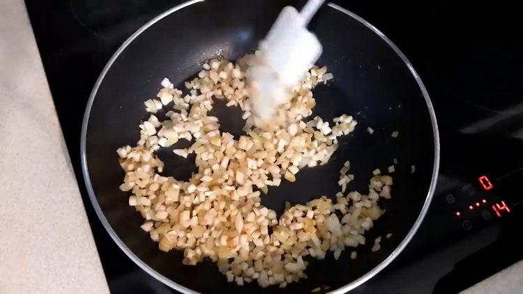 To cook, fry the mushrooms