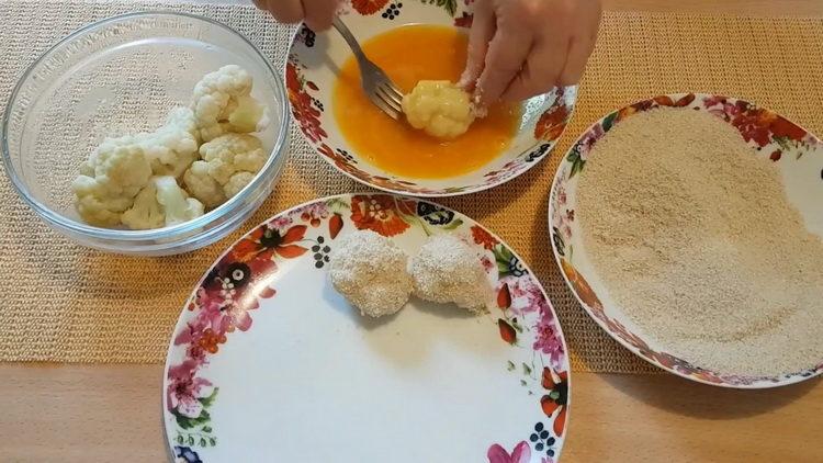 To prepare a meal, brew cabbage