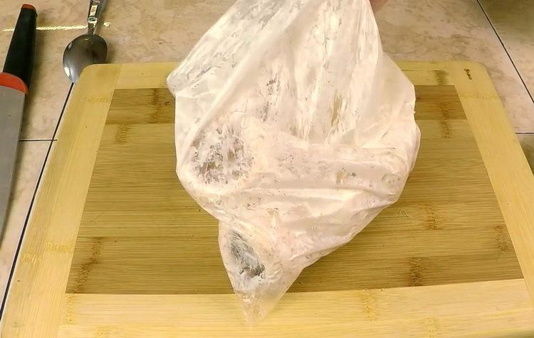 Prepare the ingredients for cooking.