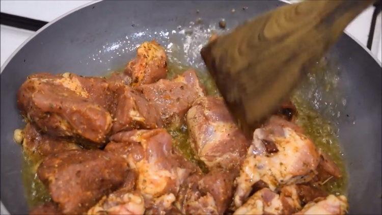 Real skewers in a pan - without pickling and charcoal