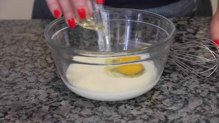 mix eggs in milk