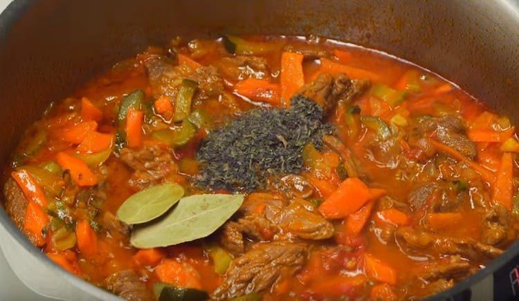 Add spices, bay leaf.