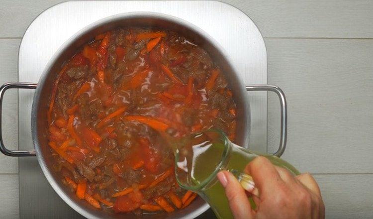 Add meat broth to the dish