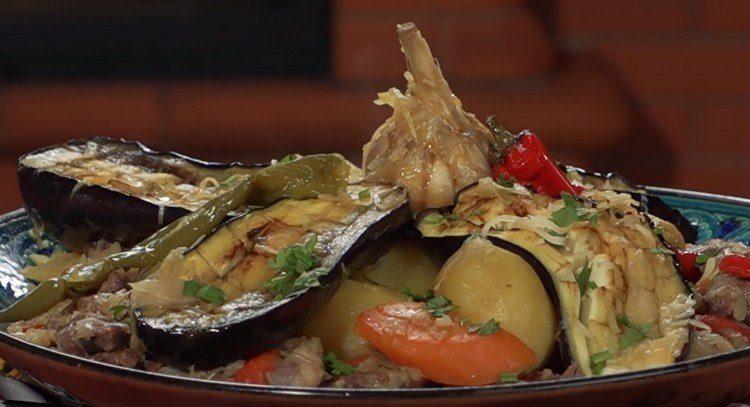 This wonderful dish in a cauldron can be prepared on the basis of this recipe.